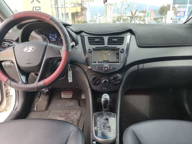 HYUNDAI現代 VERNA  第5張相片