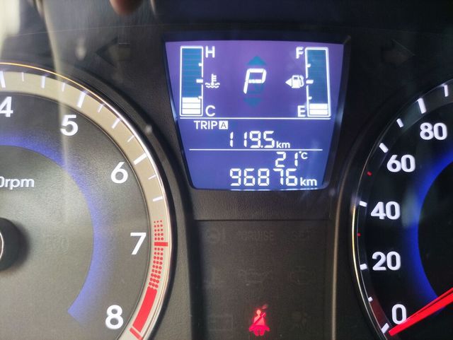 HYUNDAI現代 VERNA  第6張相片