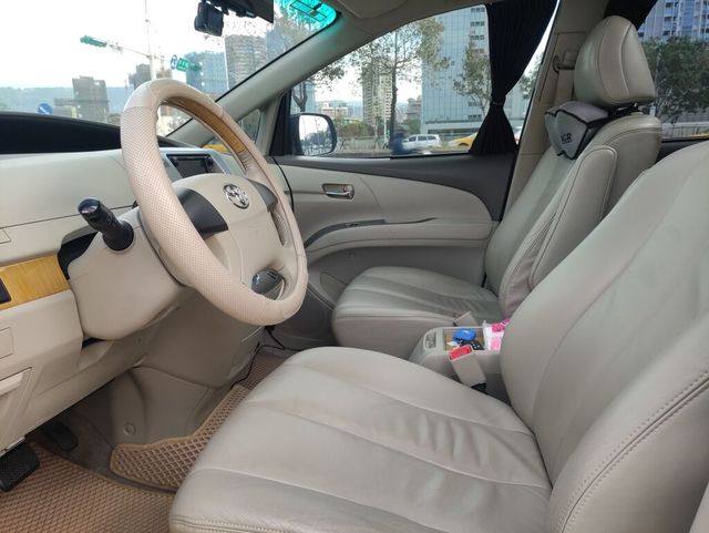 TOYOTA豐田 PREVIA  第8張相片