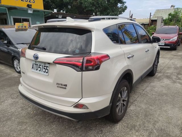 TOYOTA豐田 RAV4  第2張相片