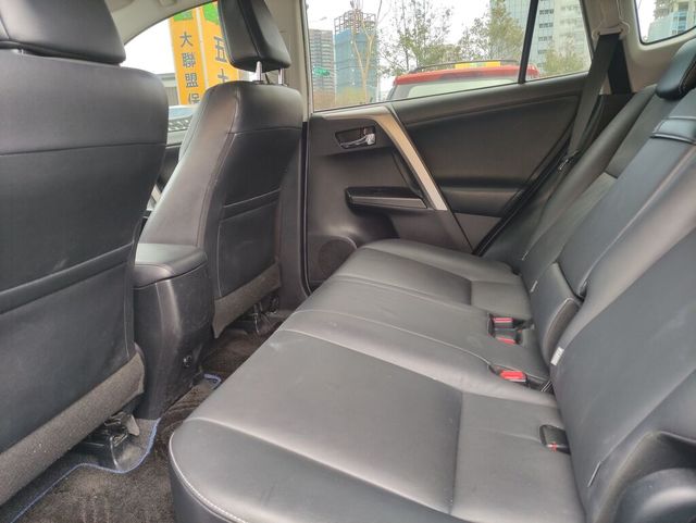 TOYOTA豐田 RAV4  第6張相片