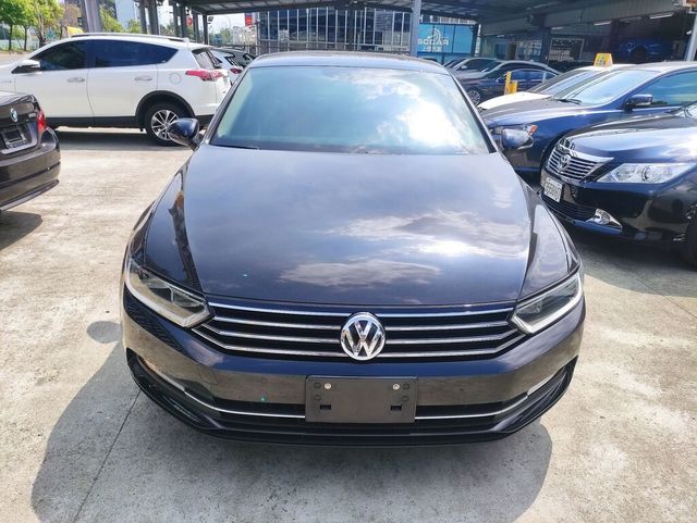 VOLKSWAGEN福斯 PASSAT  第3張相片
