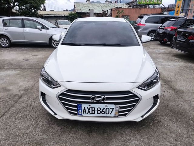 HYUNDAI現代 ELANTRA  第3張相片