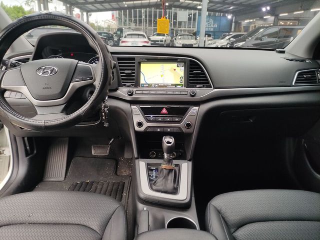 HYUNDAI現代 ELANTRA  第5張相片