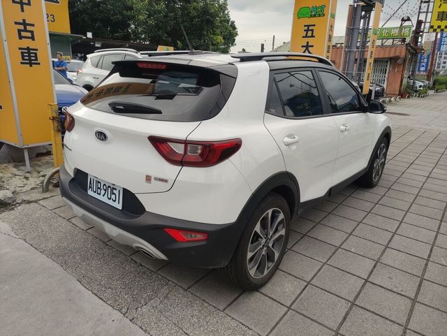 KIA起亞 STONIC  第2張相片