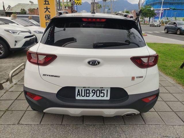 KIA起亞 STONIC  第4張相片