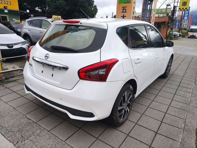 NISSAN日產 TIIDA  第2張相片