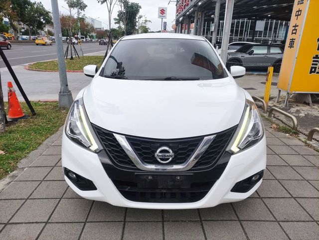 NISSAN日產 TIIDA  第3張相片