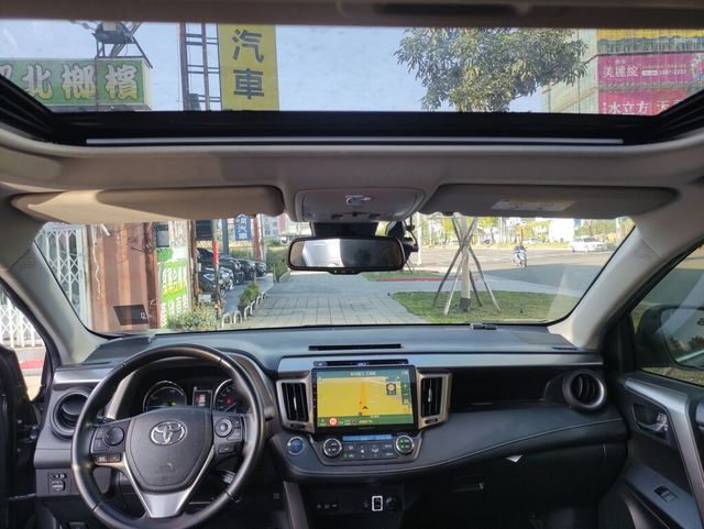 TOYOTA豐田 RAV4  第9張相片