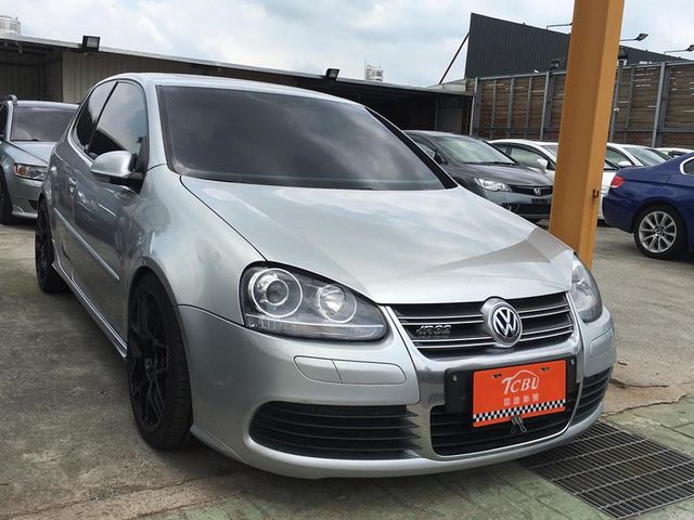 2006年 GOLF  R32 全車精品 二階晶片 9段動力輸出 賞車議價  第1張相片