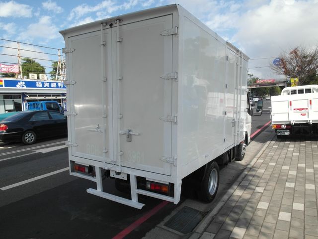 MITSUBISHI三菱 CANTER  第2張相片