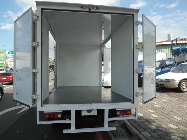 MITSUBISHI三菱 CANTER  第8張相片