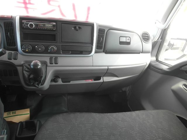 MITSUBISHI三菱 CANTER  第12張相片
