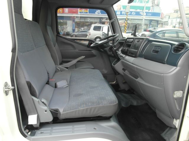 MITSUBISHI三菱 CANTER  第5張相片