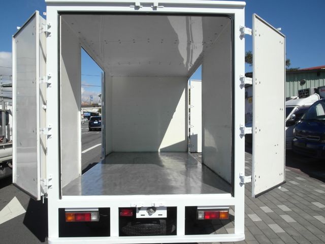 MITSUBISHI三菱 CANTER  第7張相片