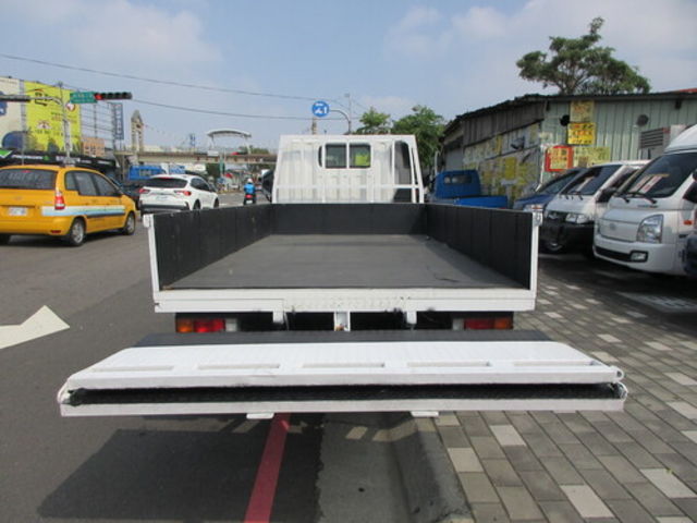 MITSUBISHI三菱 CANTER  第12張相片