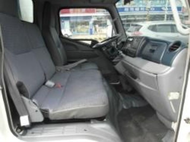 MITSUBISHI三菱 CANTER  第6張相片