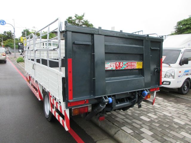 HINO日野 300  第4張相片