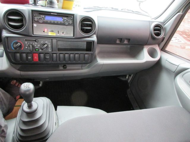 HINO日野 300  第10張相片