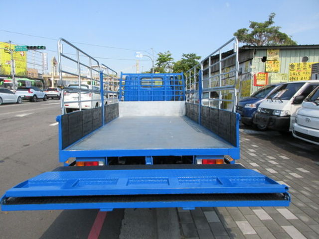 MITSUBISHI三菱 CANTER  第7張相片