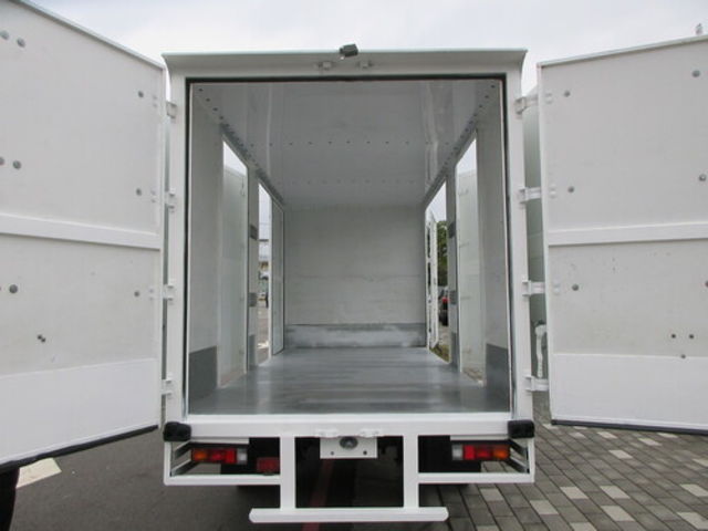MITSUBISHI三菱 CANTER  第7張相片