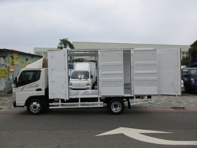 MITSUBISHI三菱 CANTER  第10張相片
