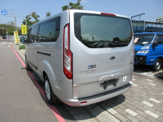 FORD福特 TOURNEO CUSTOM  第4張相片