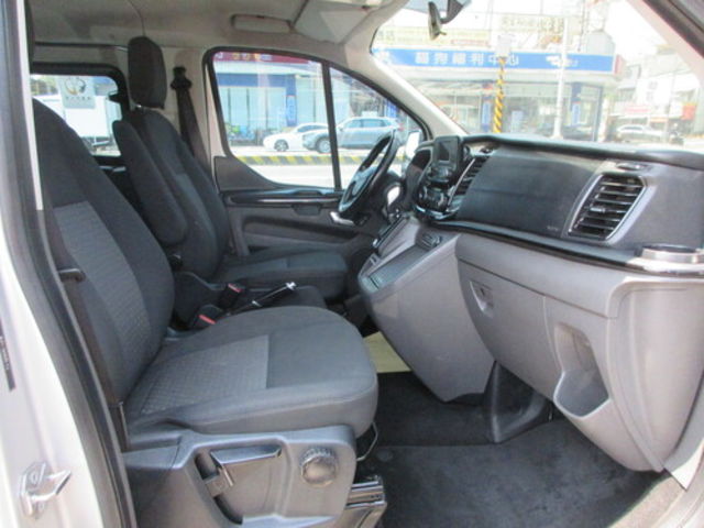 FORD福特 TOURNEO CUSTOM  第6張相片