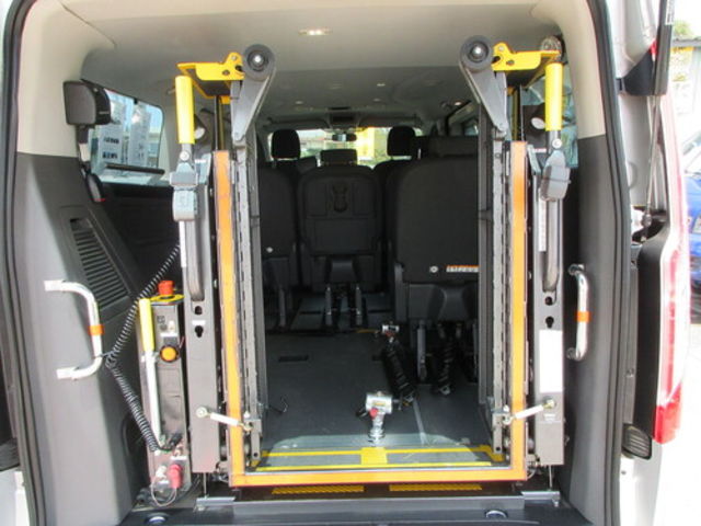 FORD福特 TOURNEO CUSTOM  第8張相片