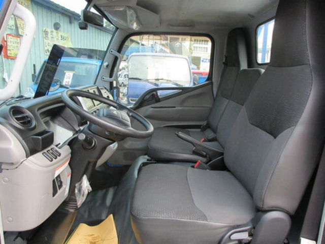 MITSUBISHI三菱 CANTER  第5張相片