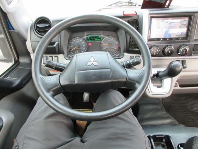 MITSUBISHI三菱 CANTER  第12張相片