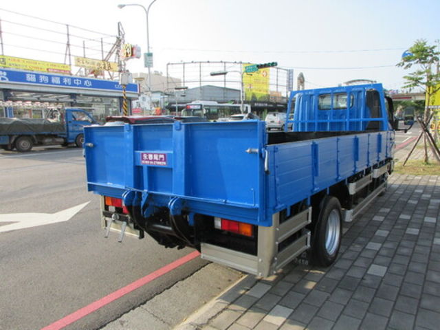 MITSUBISHI三菱 CANTER  第2張相片