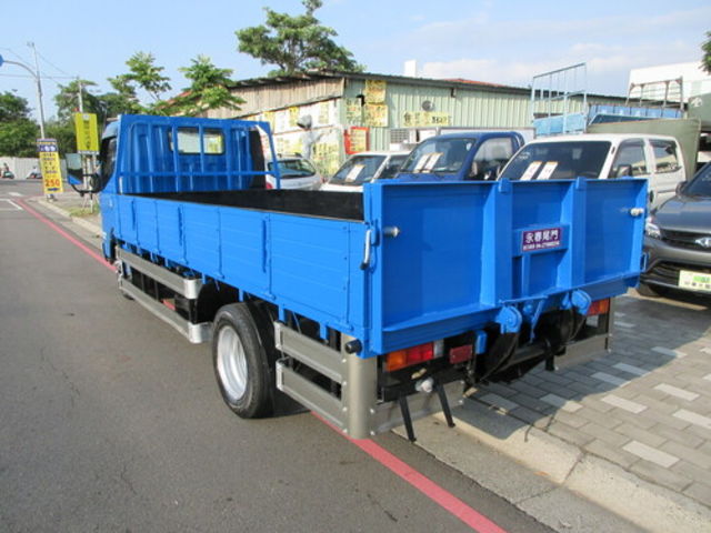 MITSUBISHI三菱 CANTER  第4張相片