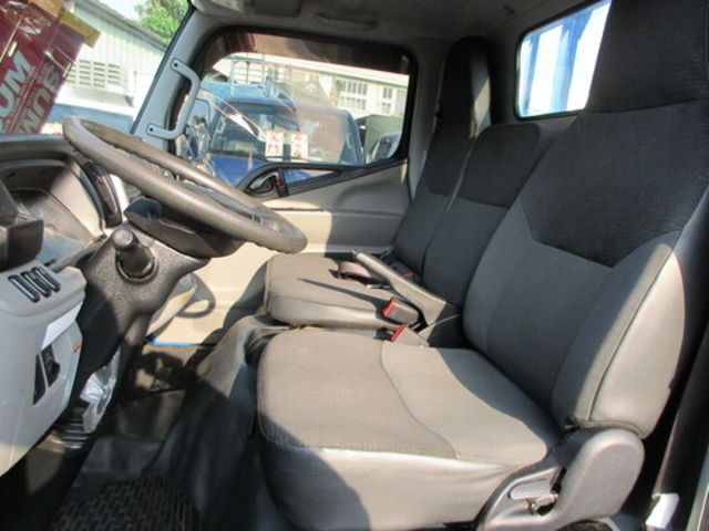 MITSUBISHI三菱 CANTER  第5張相片