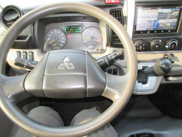 MITSUBISHI三菱 CANTER  第11張相片