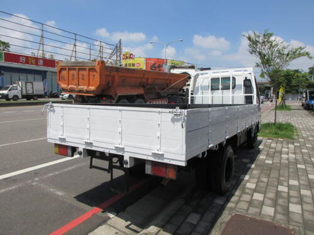 ISUZU五十鈴 ELF  第2張相片