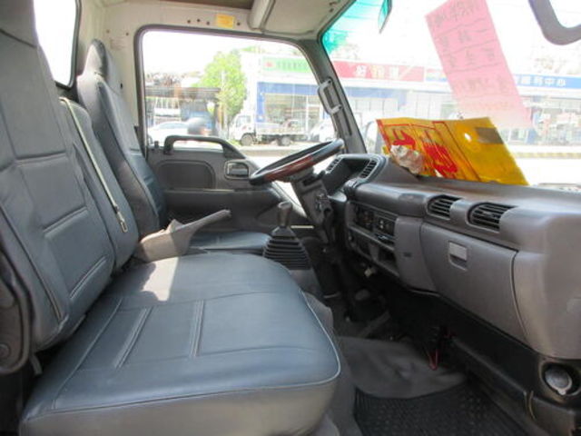 ISUZU五十鈴 ELF  第6張相片