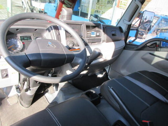 MITSUBISHI三菱 CANTER  第10張相片