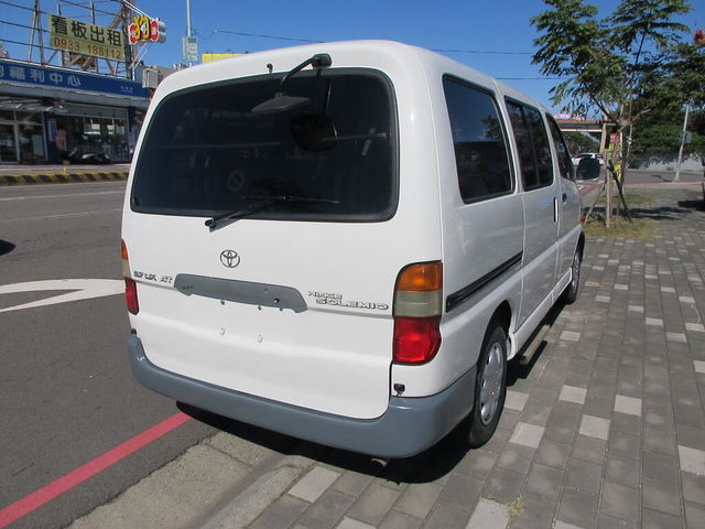 TOYOTA豐田 HIACE  第2張相片