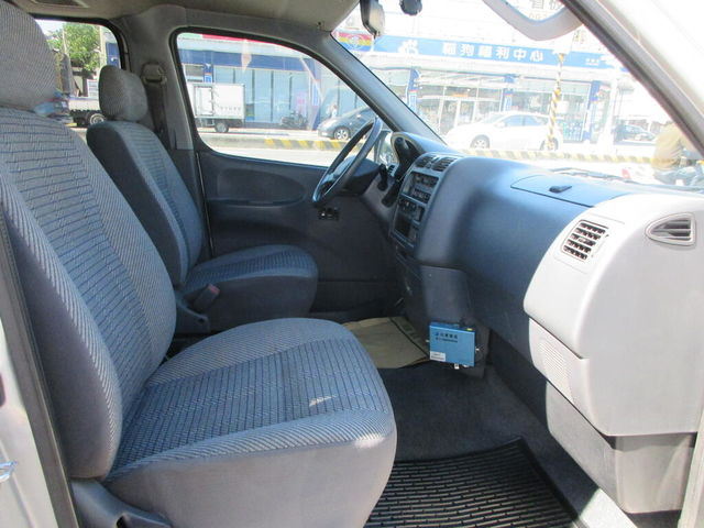 TOYOTA豐田 HIACE  第6張相片
