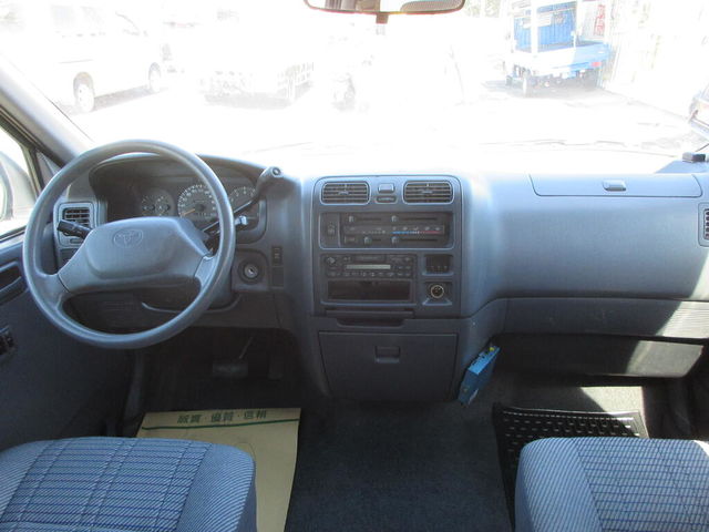 TOYOTA豐田 HIACE  第10張相片