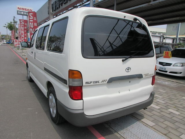 TOYOTA豐田 HIACE  第4張相片