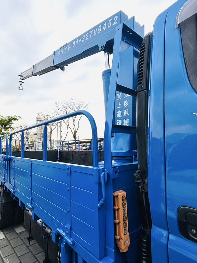 MITSUBISHI三菱 CANTER  第13張相片