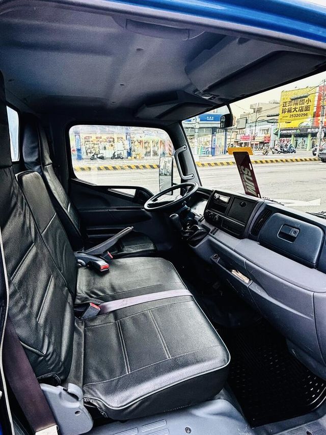 MITSUBISHI三菱 CANTER  第14張相片