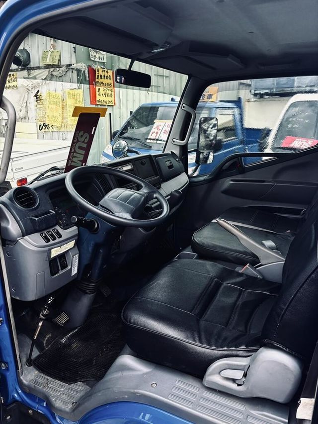 MITSUBISHI三菱 CANTER  第15張相片