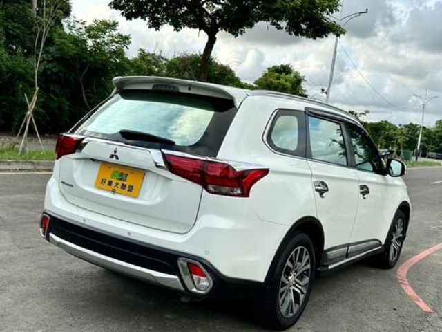 MITSUBISHI三菱 OUTLANDER  第3張相片