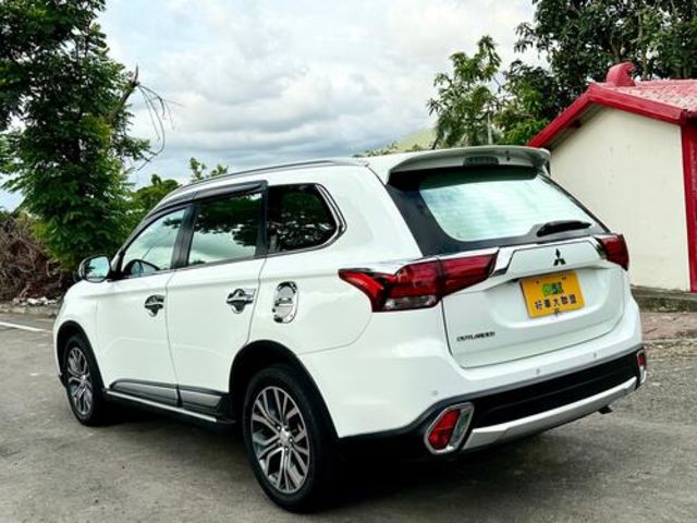 MITSUBISHI三菱 OUTLANDER  第4張相片