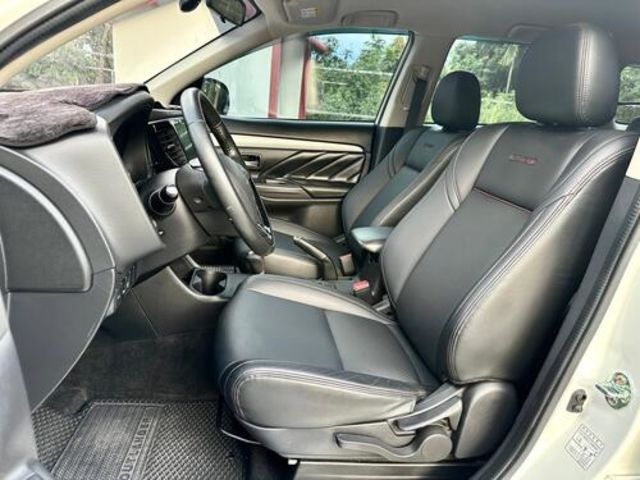 MITSUBISHI三菱 OUTLANDER  第5張相片