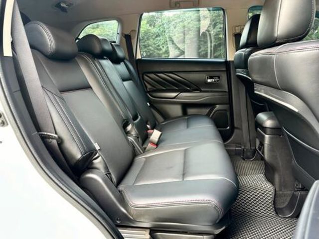 MITSUBISHI三菱 OUTLANDER  第8張相片