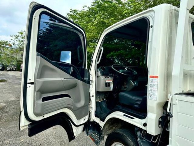 MITSUBISHI三菱 CANTER  第15張相片